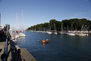 The river taxi has right of way over all other craft