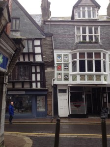 Building on right built circa 1800 abutted onto building on left circa 1500 which has taken umbrage and is trying to head up river to Dittisham