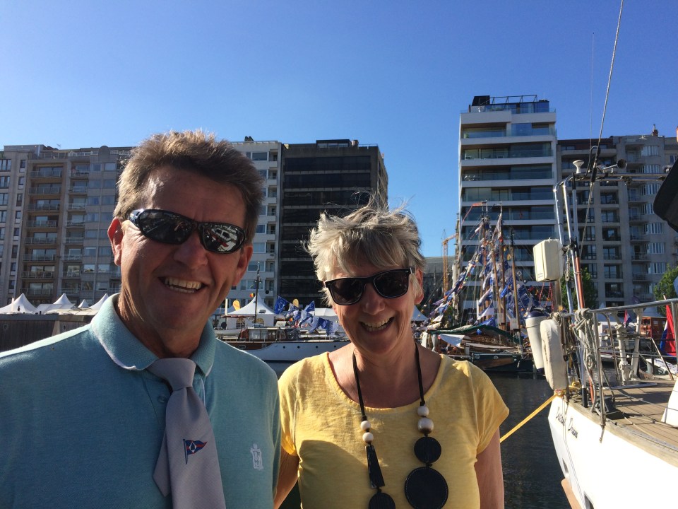 Howard & Sue looking cool on a hot day, itching to get to the four master